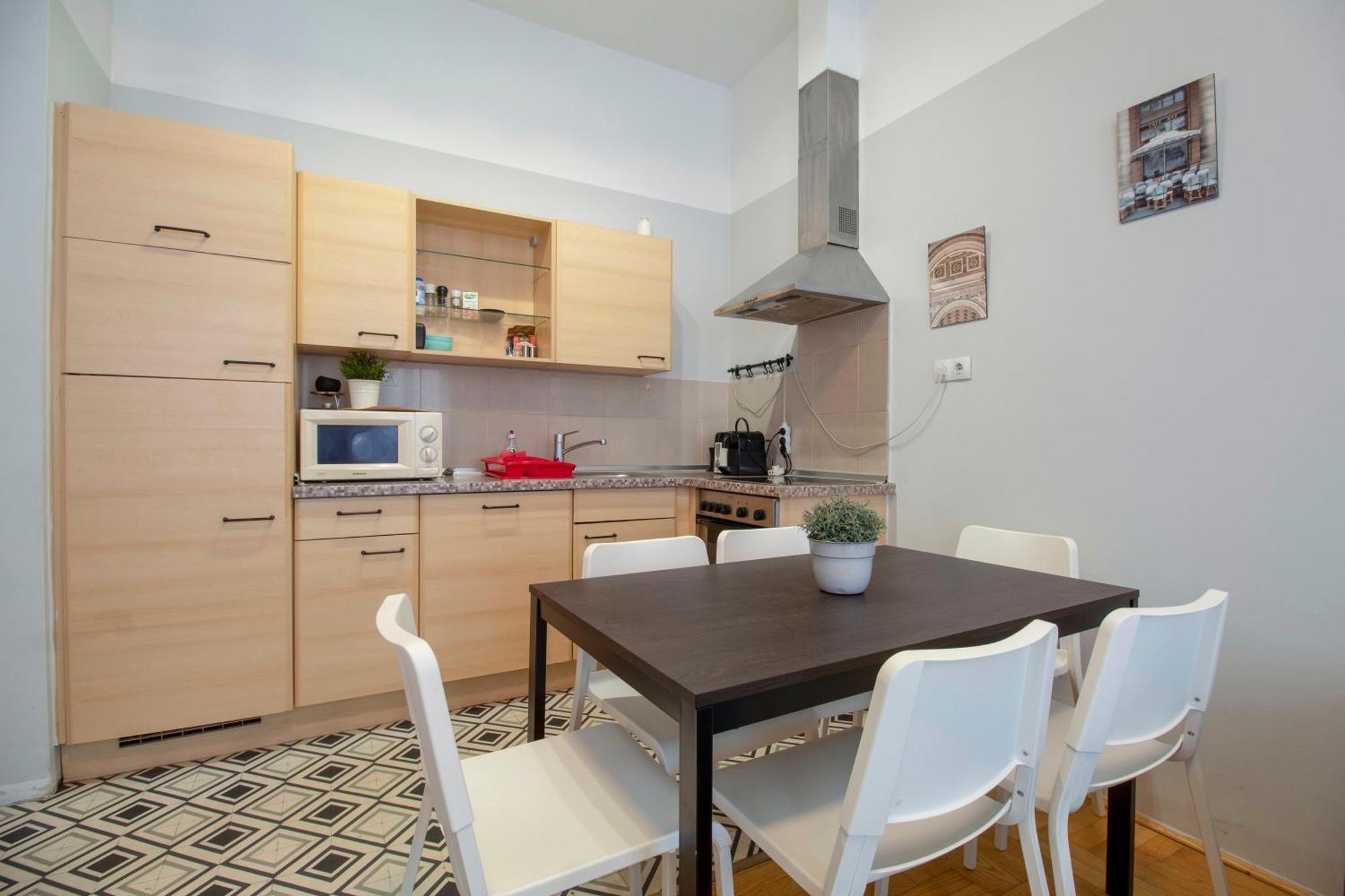 Apartment 2 Bedroom Inside Gozsdu Passage