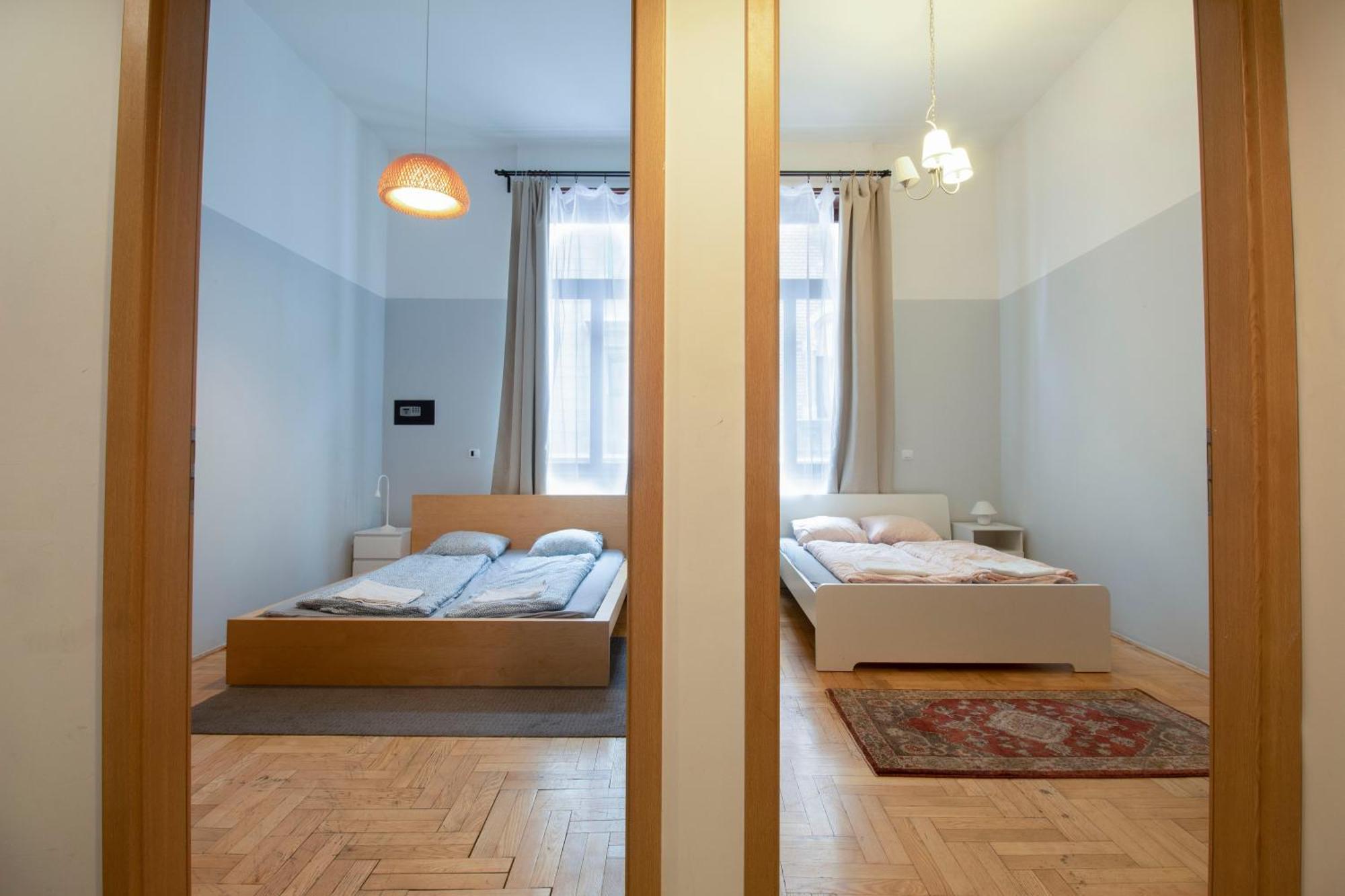 2 Bedroom Inside Gozsdu Passage Apartman *